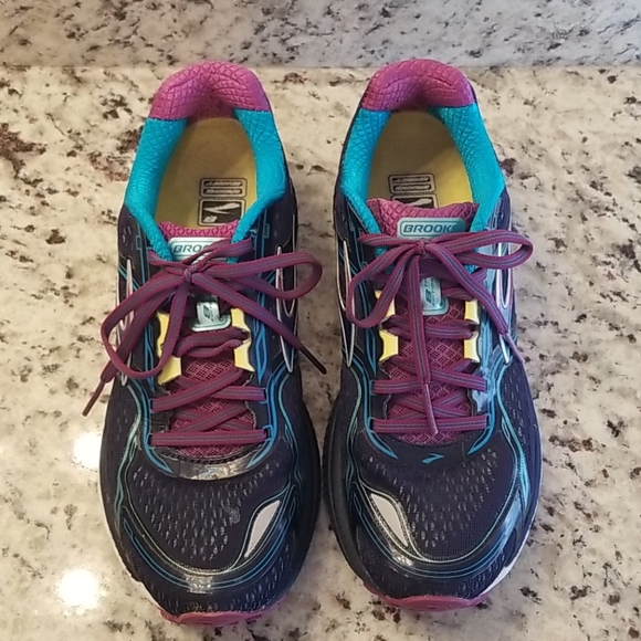 BROOKS | Running Shoe | 4044 - Picture 3 of 7